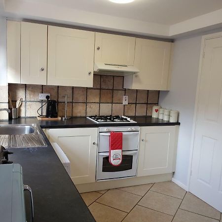 Penllech House - Huku Kwetu Notts - 3 Bedroom Spacious Lovely And Cosy With A Free Parking- Affordable And Suitable To Group Business Travellers Nottingham Exteriör bild