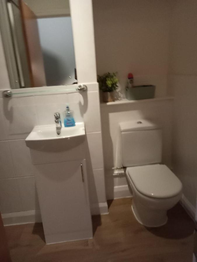 Penllech House - Huku Kwetu Notts - 3 Bedroom Spacious Lovely And Cosy With A Free Parking- Affordable And Suitable To Group Business Travellers Nottingham Exteriör bild