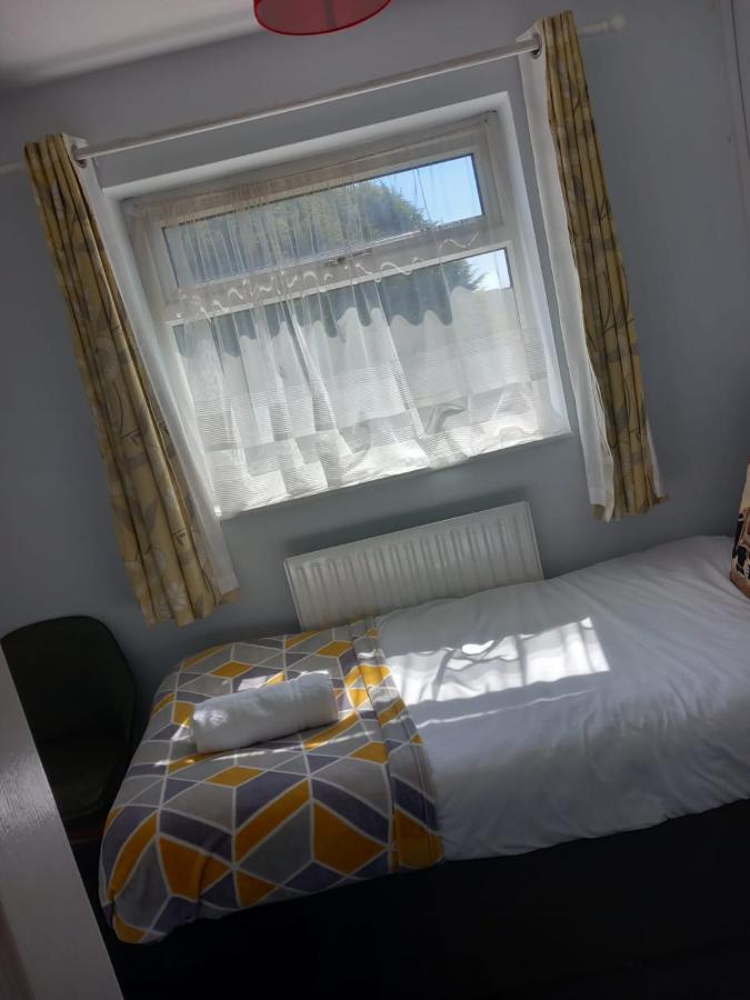 Penllech House - Huku Kwetu Notts - 3 Bedroom Spacious Lovely And Cosy With A Free Parking- Affordable And Suitable To Group Business Travellers Nottingham Exteriör bild