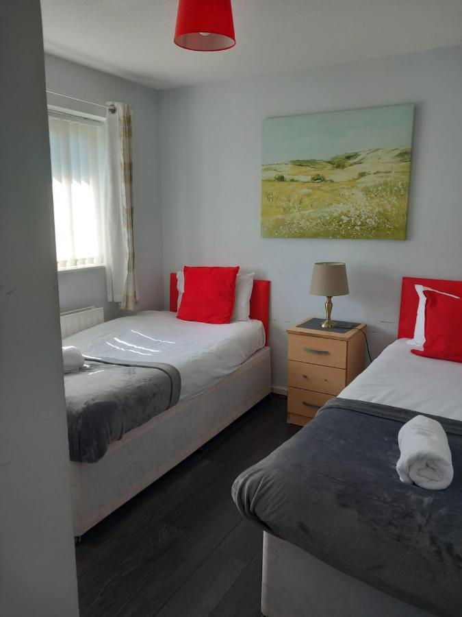 Penllech House - Huku Kwetu Notts - 3 Bedroom Spacious Lovely And Cosy With A Free Parking- Affordable And Suitable To Group Business Travellers Nottingham Exteriör bild