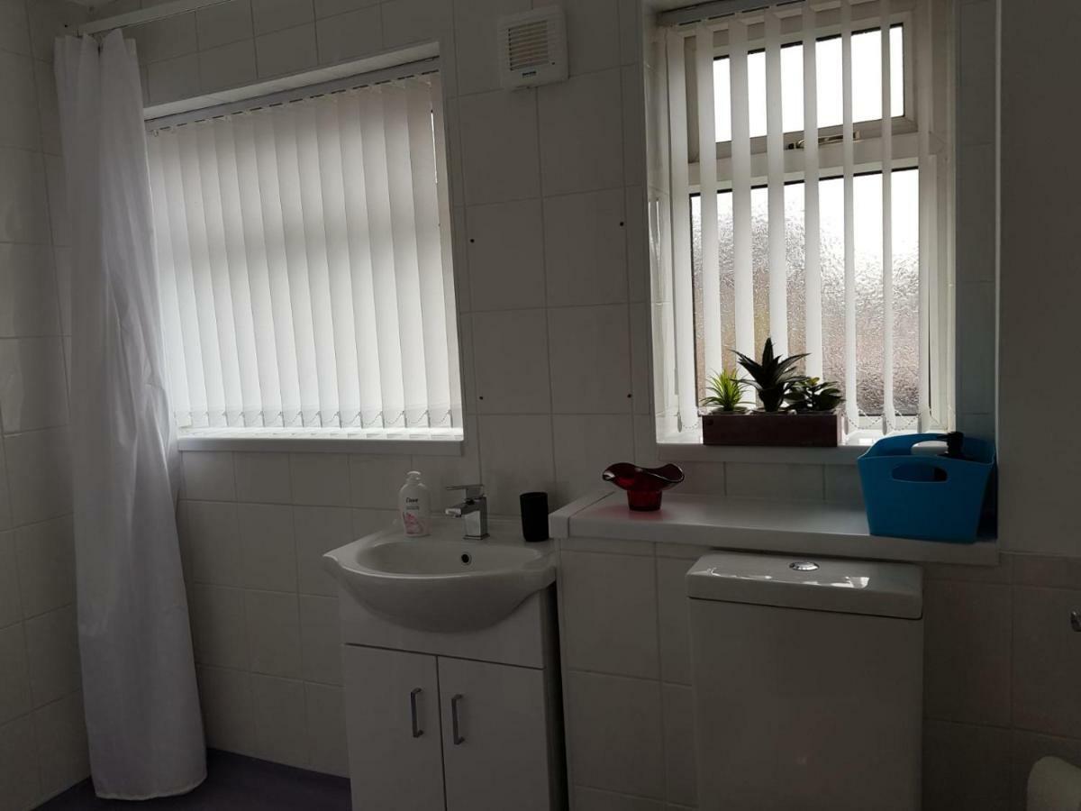 Penllech House - Huku Kwetu Notts - 3 Bedroom Spacious Lovely And Cosy With A Free Parking- Affordable And Suitable To Group Business Travellers Nottingham Exteriör bild