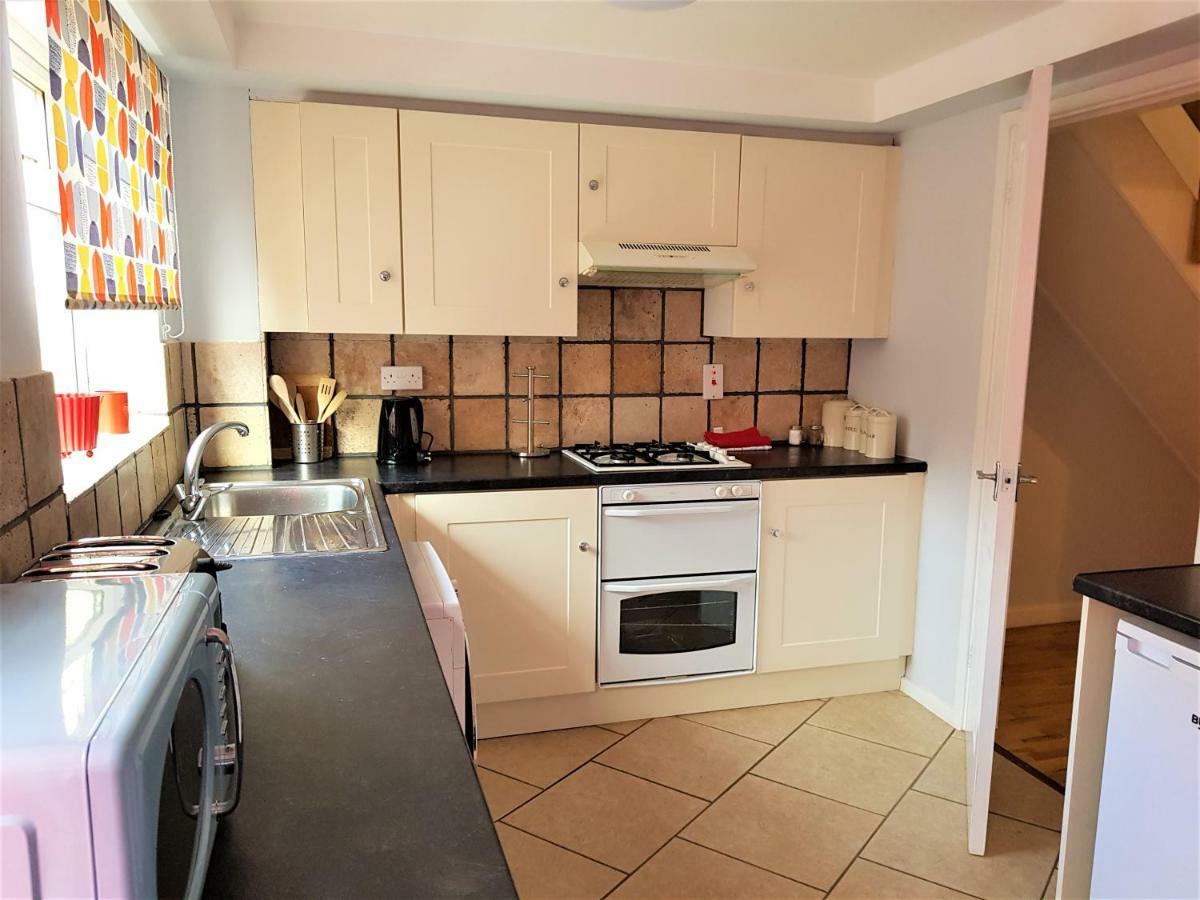 Penllech House - Huku Kwetu Notts - 3 Bedroom Spacious Lovely And Cosy With A Free Parking- Affordable And Suitable To Group Business Travellers Nottingham Exteriör bild