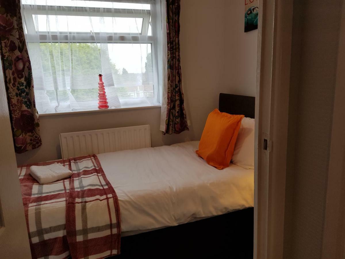 Penllech House - Huku Kwetu Notts - 3 Bedroom Spacious Lovely And Cosy With A Free Parking- Affordable And Suitable To Group Business Travellers Nottingham Exteriör bild