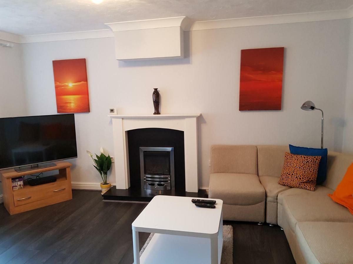 Penllech House - Huku Kwetu Notts - 3 Bedroom Spacious Lovely And Cosy With A Free Parking- Affordable And Suitable To Group Business Travellers Nottingham Exteriör bild